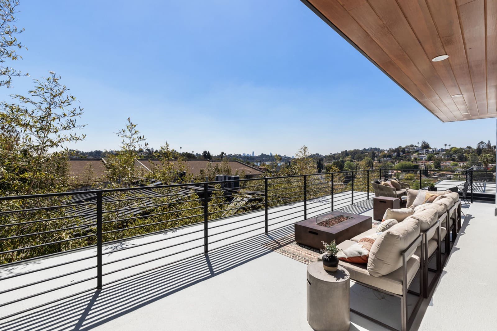 2916 Waverly Dr.