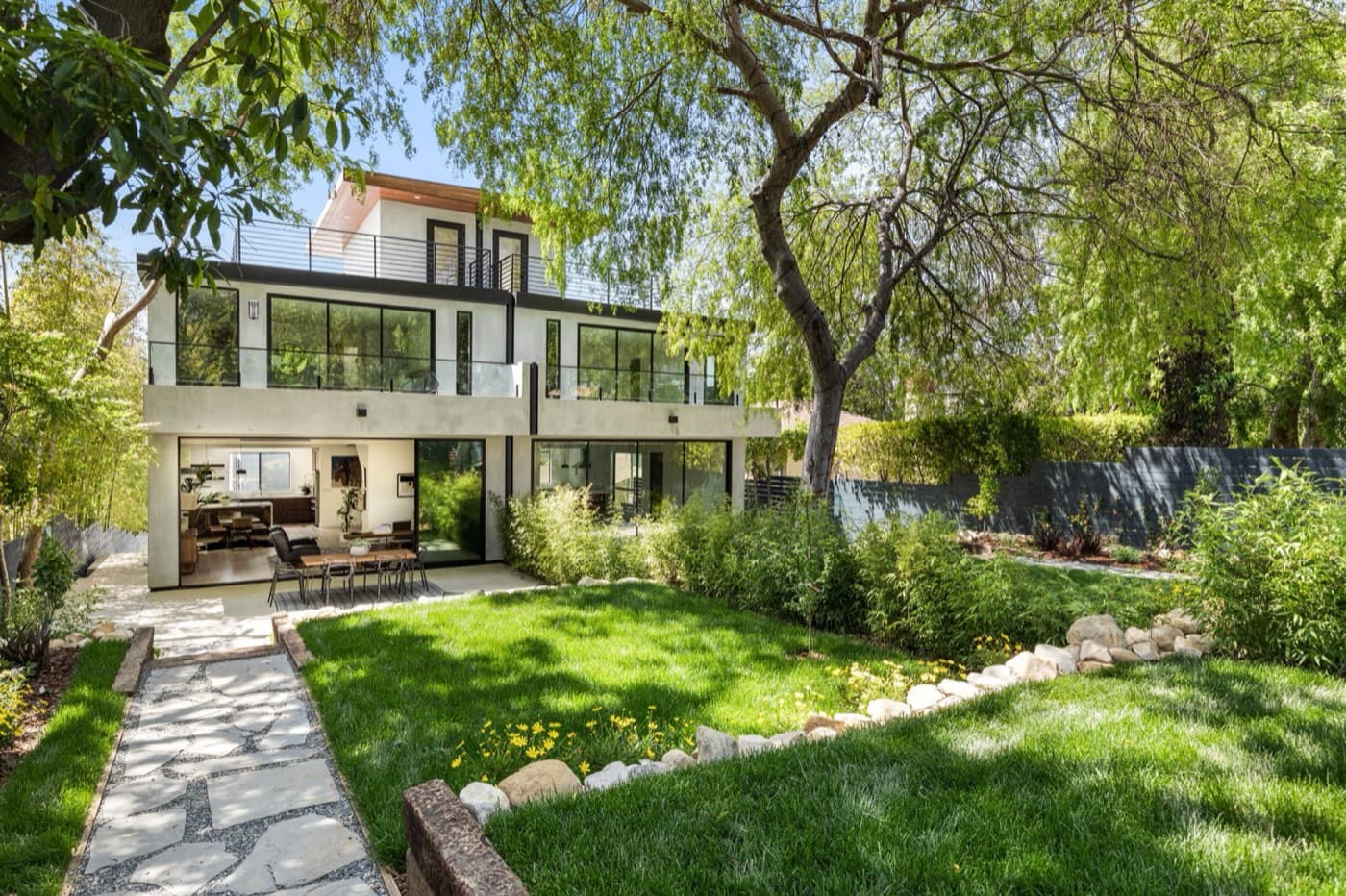 2916 Waverly Dr.