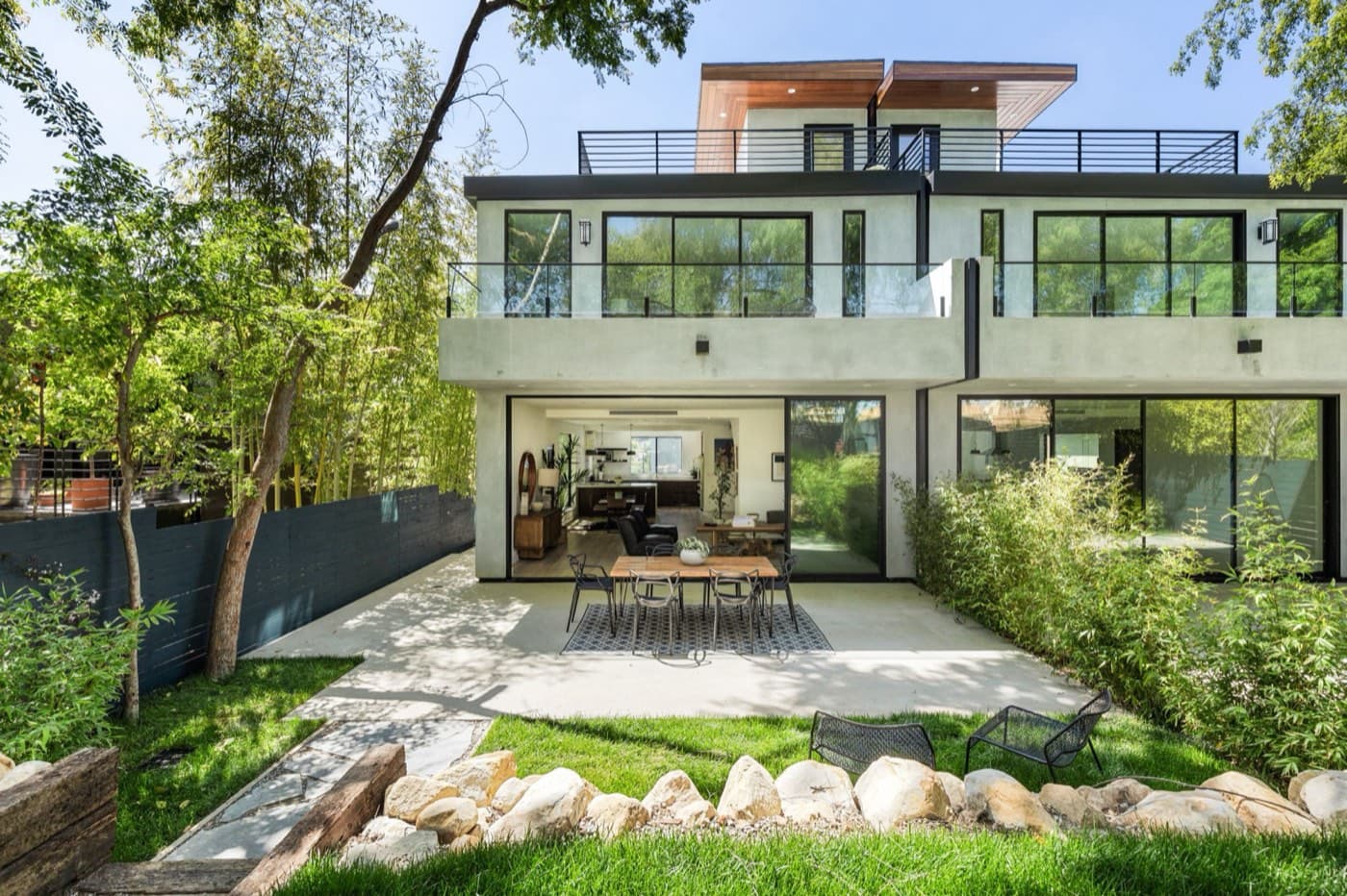 2916 Waverly Dr.