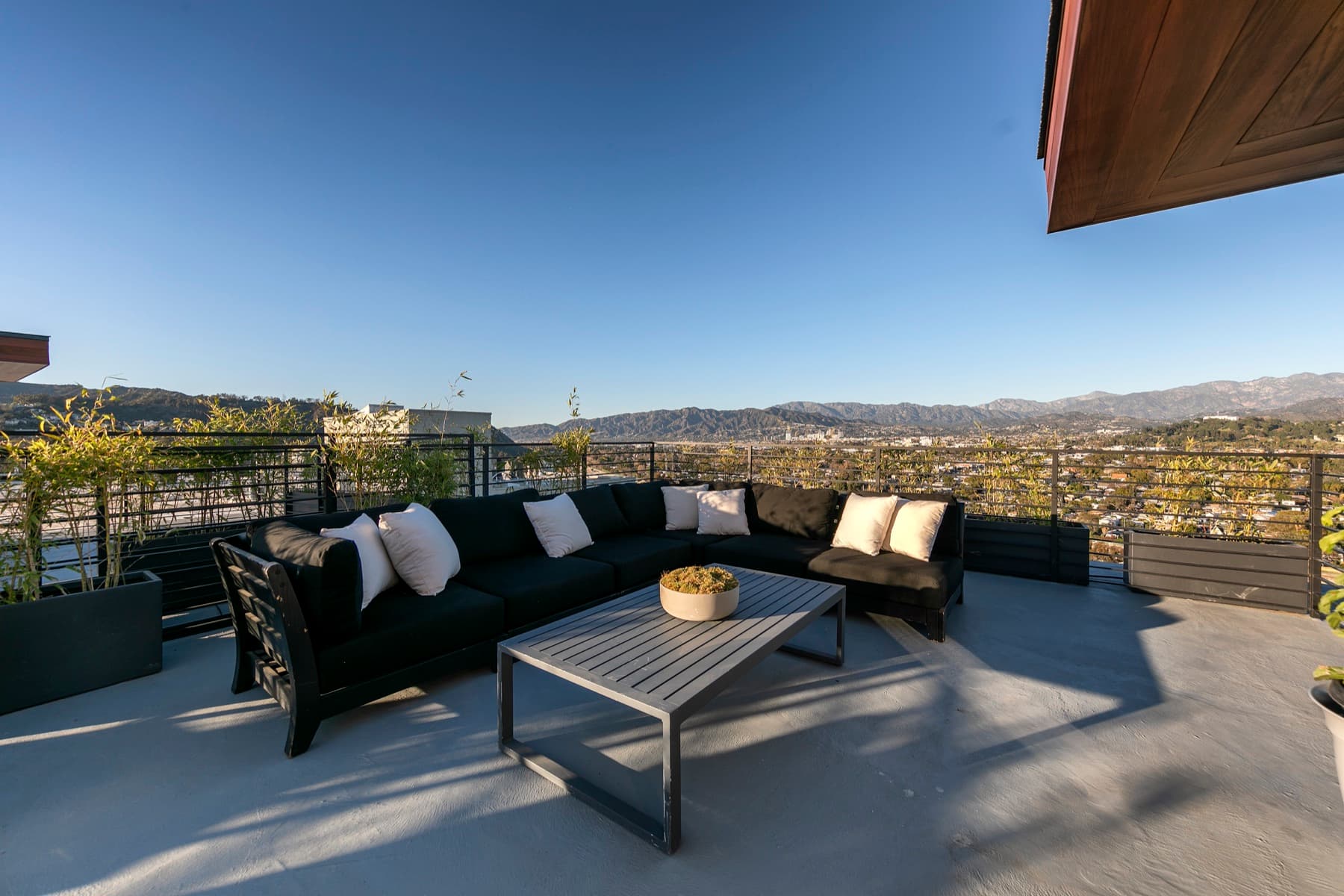 2925 Waverly Dr.